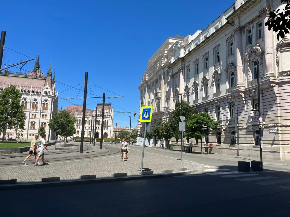 Academy Home - Elegant Place Next To The Parliament Budapest Exterior photo